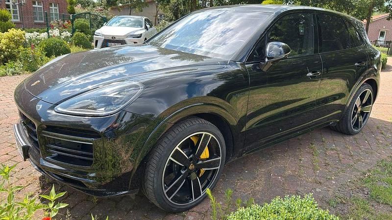 Schwarz Gebraucht 2020 Porsche Cayenne Turbo S SUV | 106.500 € (Fairer Preis) - Bild 1/4