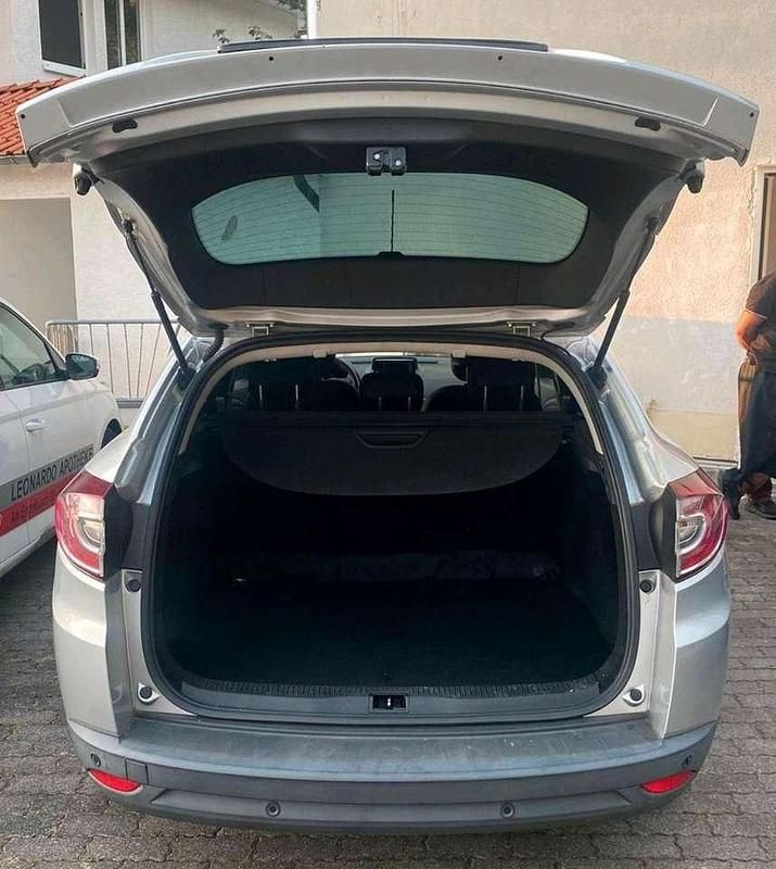 Gebraucht Renault Mégane GrandTour 110 PS (80 kW) 2013 Silber Kombi