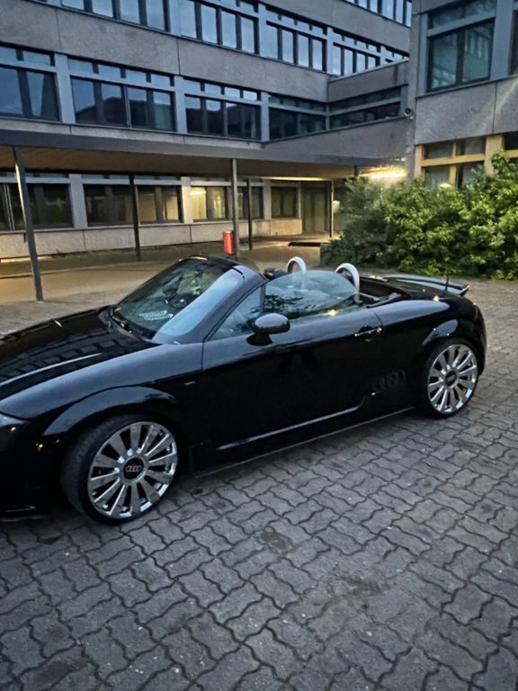 Schwarz Gebraucht 2001 Audi TT Roadster Sport Cabrio | 8.200 € (Teuer) - Bild 1/4