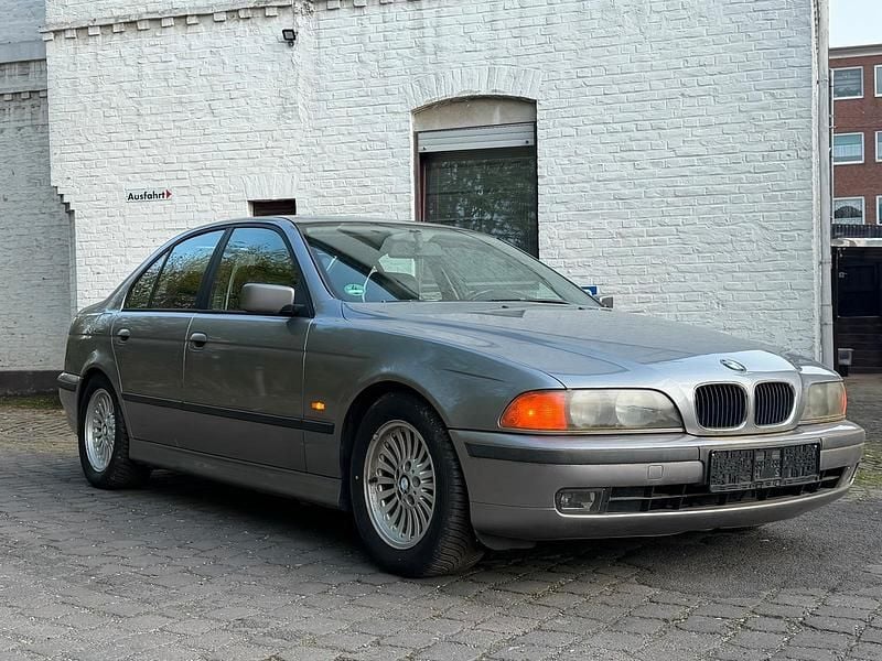 Gebraucht BMW 528 193 PS (141 kW) 1997 Grau Limousine