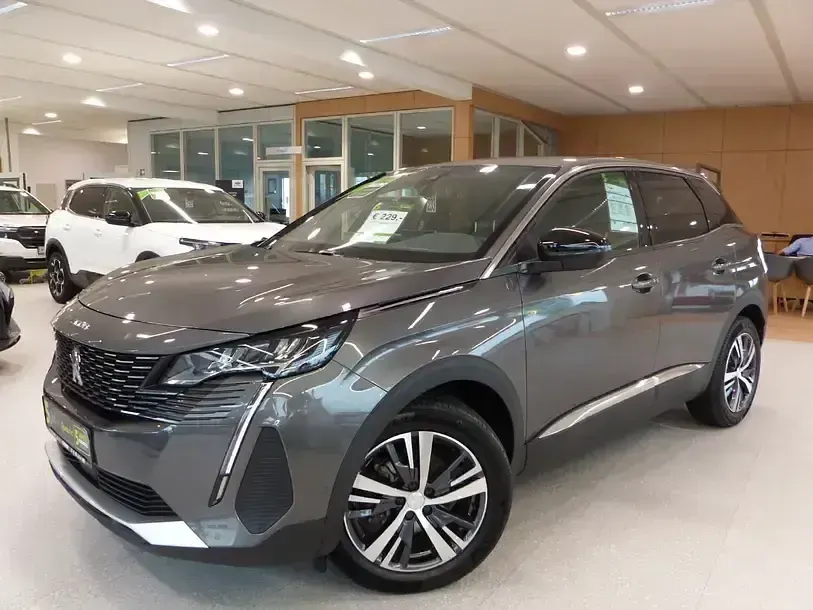 Gebraucht Peugeot 3008 Allure 131 PS (96 kW) 2024 Grau SUV