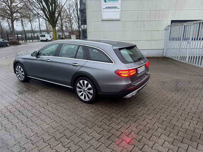 Gebraucht Mercedes E220 All-Terrain 195 PS (143 kW) 2019 Grau Kombi