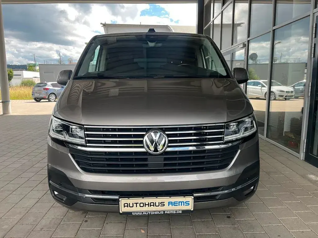 Gebraucht VW Multivan 150 PS (110 kW) 2021 Mojavebeige Van / Kleinbus