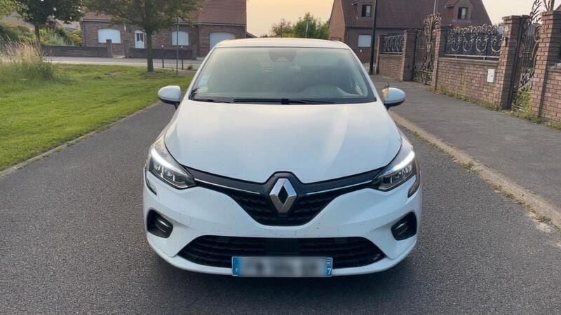 Andere außenfarben Gebraucht 2020 Renault Clio V Limousine | 5.990 € - Bild 1/4