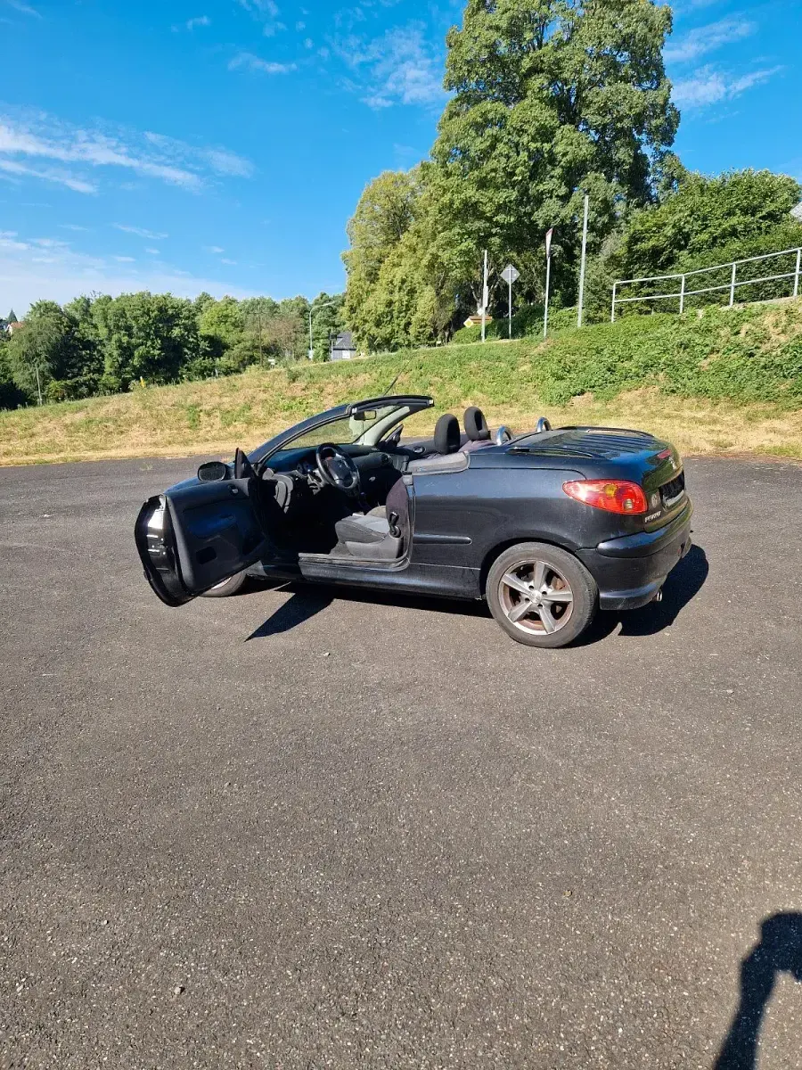 Gebraucht Peugeot 206 109 PS (80 kW) 2007 Schwarz Cabrio