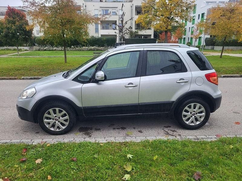 Gebraucht Fiat Sedici Easy 135 PS (99 kW) 2013 Grau SUV