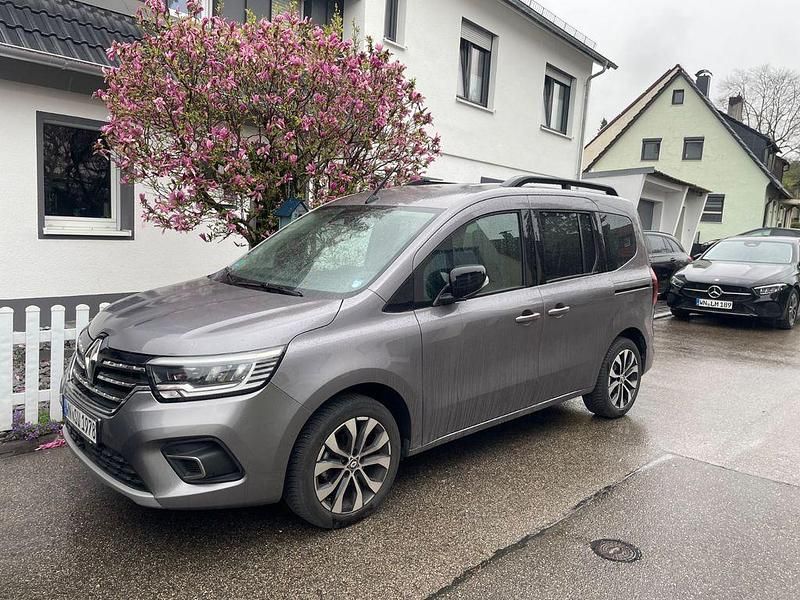 Usado Renault Kangoo Techno 131 HP (96 kW) 2023 Cinzento Monovolume