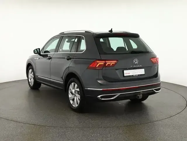 Gebraucht VW Tiguan Elegance 200 PS (147 kW) 2022 Delfingrau metallic (metallic) SUV
