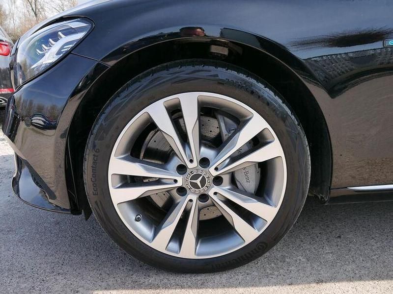 Gebraucht Mercedes C300e Avantgarde 194 PS (142 kW) 2021 Fabric  black / anthracite Limousine