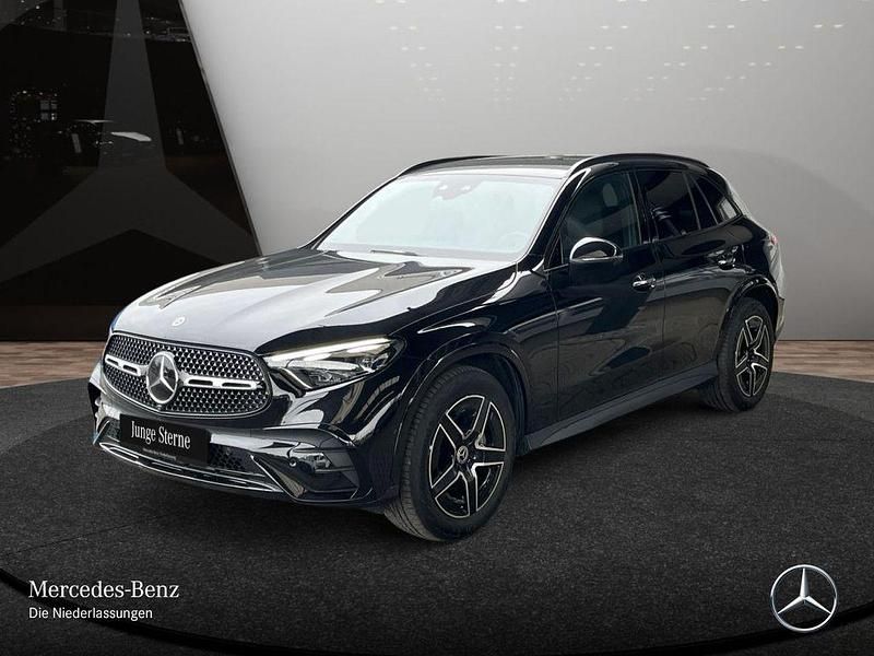 Gebraucht Mercedes GLC300 AMG 269 PS (197 kW) 2024 Schwarz SUV