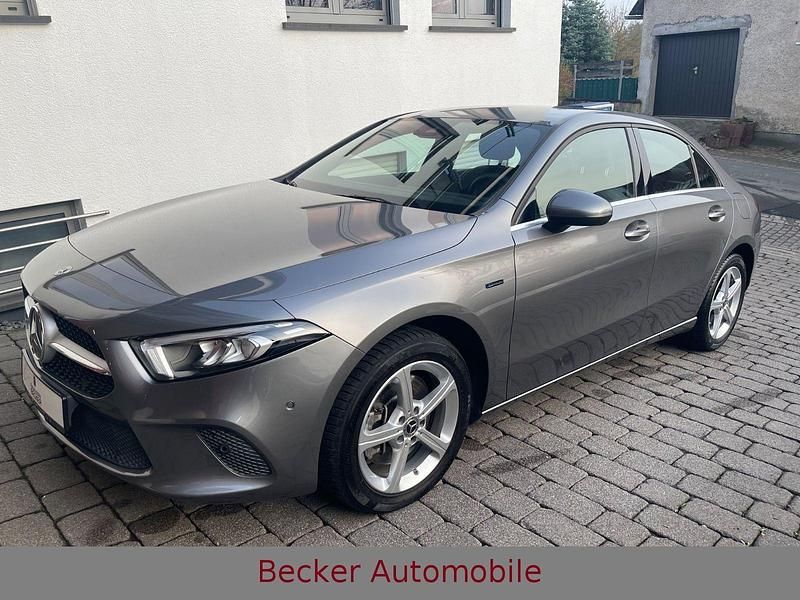 Gebraucht Mercedes A250 218 PS (160 kW) 2020 Grau Limousine