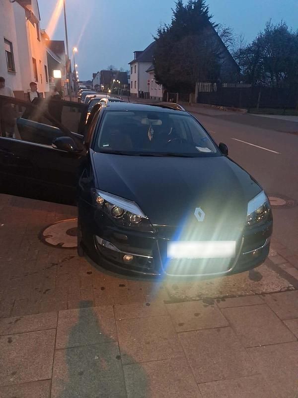 Gebraucht Renault Laguna III 150 PS (110 kW) 2012 Schwarz Kombi