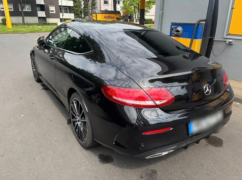 Gebraucht Mercedes C200 184 PS (135 kW) 2018 Schwarz Coupé