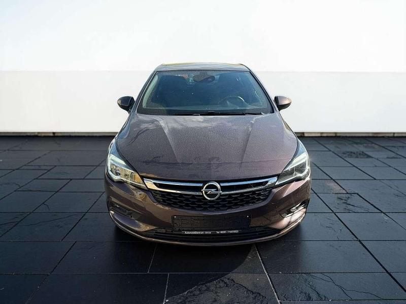 Second-hand Opel Astra Dynamic 150 CP (110 kW) 2017 Maro Berlinǎ