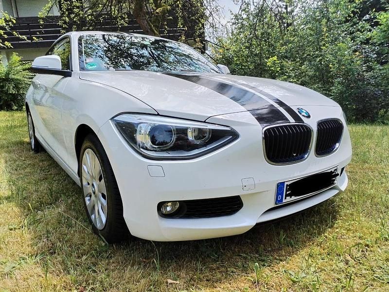 Weiß Gebraucht 2013 BMW 116 Efficient Dynamics Kleinwagen | 9.000 € (Teuer) - Bild 1/4