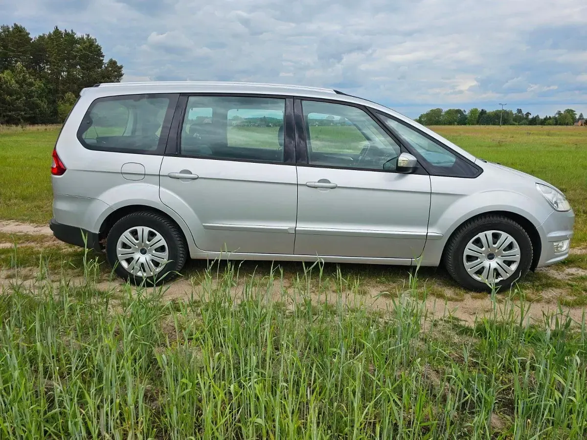 Gebraucht Ford Galaxy 140 PS (102 kW) 2011 Silber Van / Kleinbus