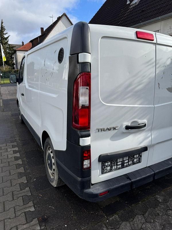 Gebraucht Renault Trafic 90 PS (66 kW) 2015 Weiß Van / Kleinbus