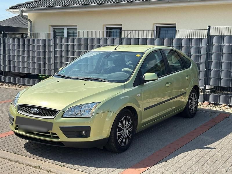 Second-hand Ford Focus 110 CP (80 kW) 2007 Verde Hatchback