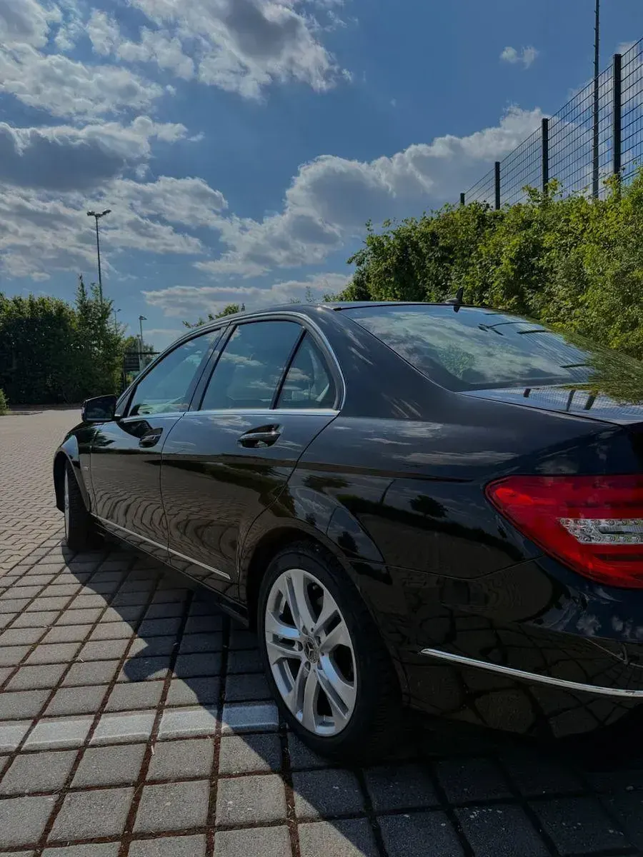Gebraucht Mercedes C180 Avantgarde 156 PS (114 kW) 2012 Schwarz Limousine