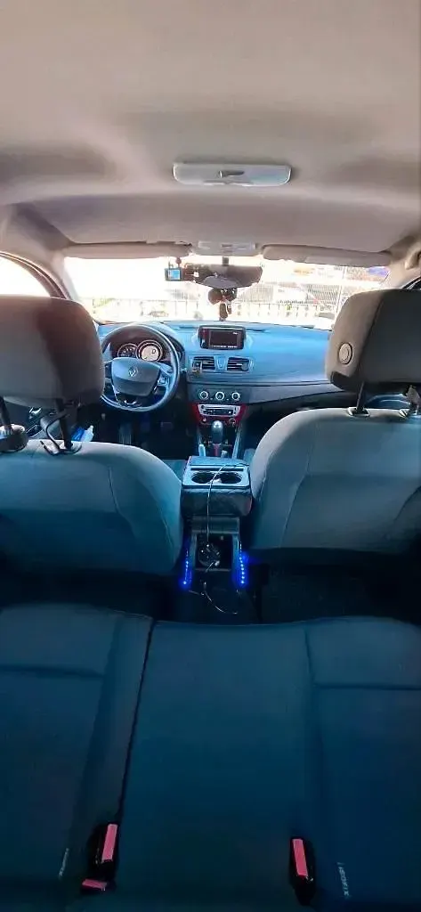 Gebraucht Renault Mégane 101 PS (74 kW) 2012 Rot Limousine