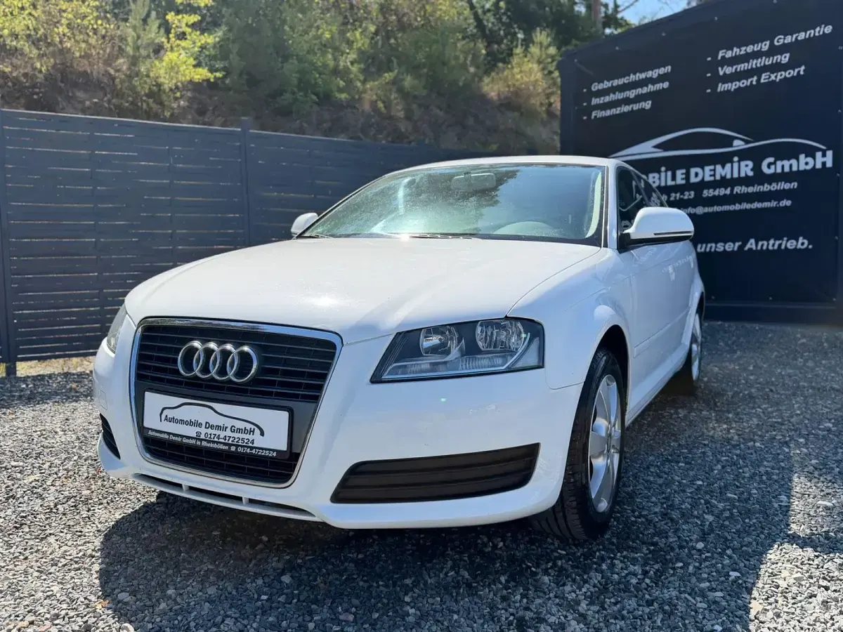 Gebraucht Audi A3 Sportback Attraction 102 PS (75 kW) 2010 Weiß Kleinwagen