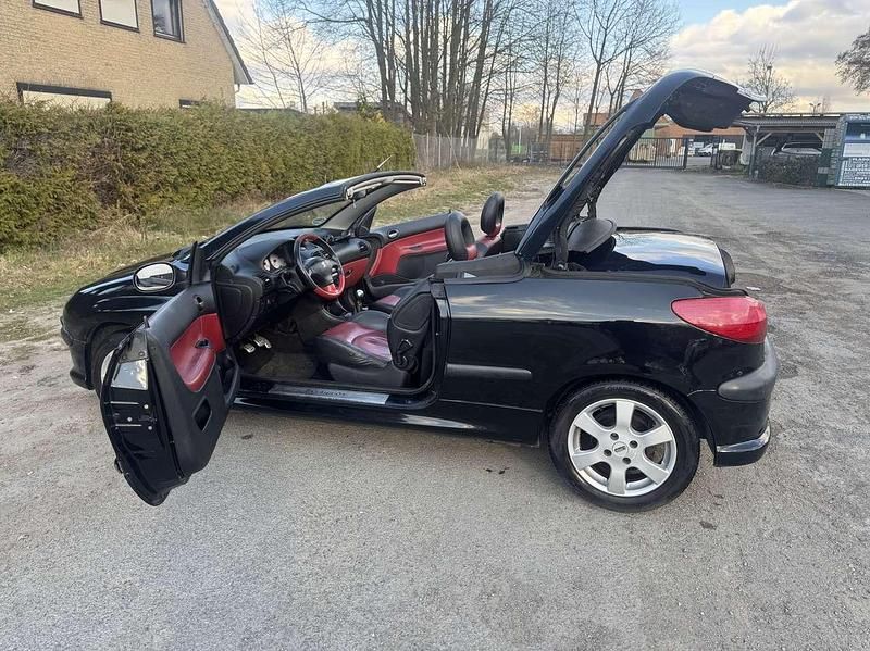 Schwarz Gebraucht 2002 Peugeot 206 CC Cabrio | 1.750 € (Fairer Preis) - Bild 1/4