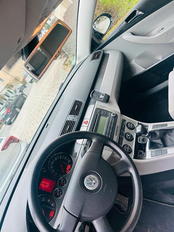 Gebraucht VW Passat 101 PS (74 kW) 2006 Schwarz Limousine