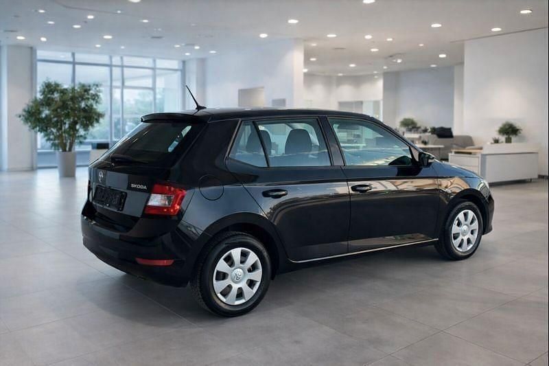 Gebraucht Skoda Fabia 60 PS (44 kW) 2019 Schwarz Limousine