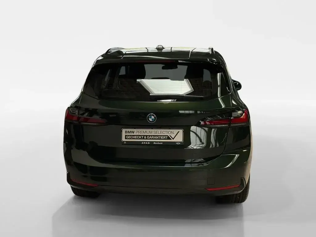 Gebraucht BMW 225 Sport Line 245 PS (180 kW) 2024 Sanremo green Van / Kleinbus