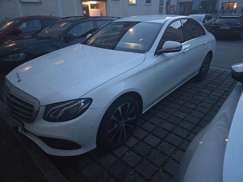 Second-hand Mercedes E220 194 CP (142 kW) 2016 Alb Berlinǎ