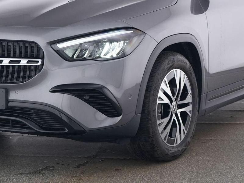 Gebraucht Mercedes GLA220 Progressive 190 PS (139 kW) 2024 Mountain grau (metallic) SUV