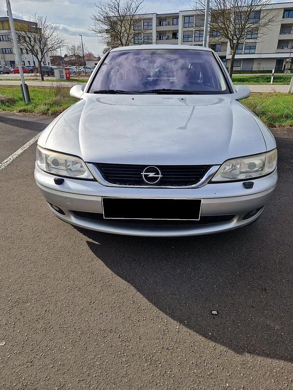 Gebraucht Opel Vectra 147 PS (108 kW) 2001 Silber Coupé