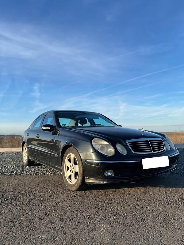 Schwarz Gebraucht 2002 Mercedes E320 Limousine | 2.850 € (Superpreis) - Bild 1/4