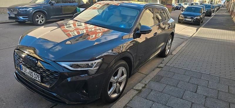 Gebraucht Audi Q8 e-tron S-Line 300 kW (408 PS) 2023 Braun SUV