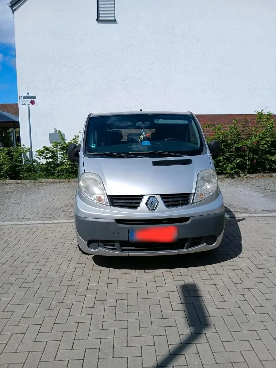 Occasion Renault Traffic 116 ch (85 kW) 2007 Argent Monospace