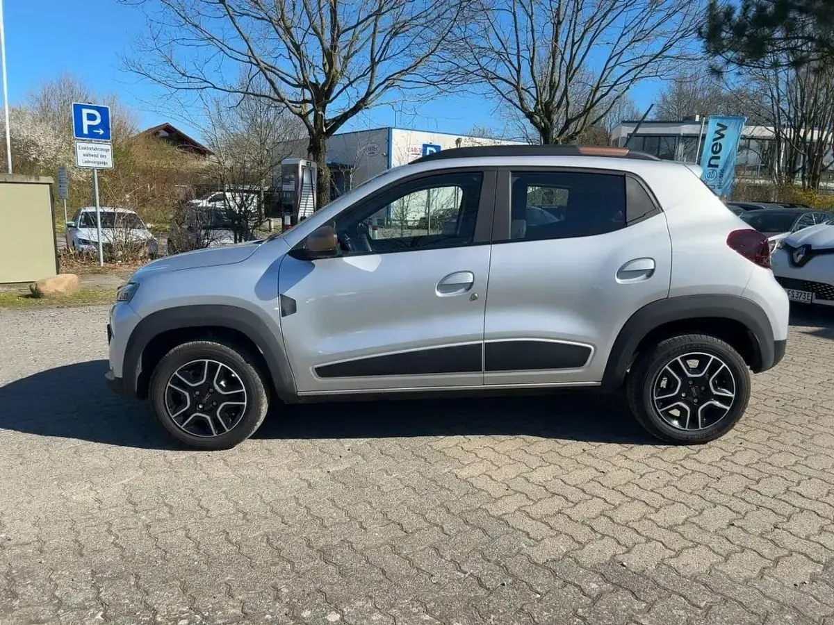 Używany Dacia Spring Extreme 47 kW (65 KM) 2024 Srebrny Hatchback