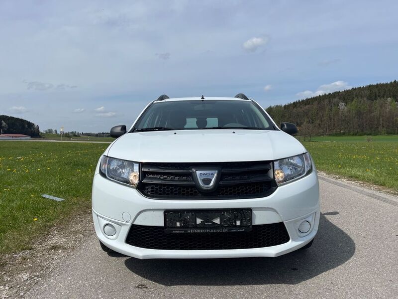Weiß Gebraucht 2014 Dacia Logan MCV Ambiance Kombi | 2.490 € (Superpreis) - Bild 1/4