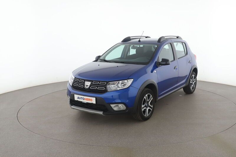 Blau Gebraucht 2020 Dacia Sandero Celebration Kleinwagen | 13.450 € (Fairer Preis) - Bild 1/4