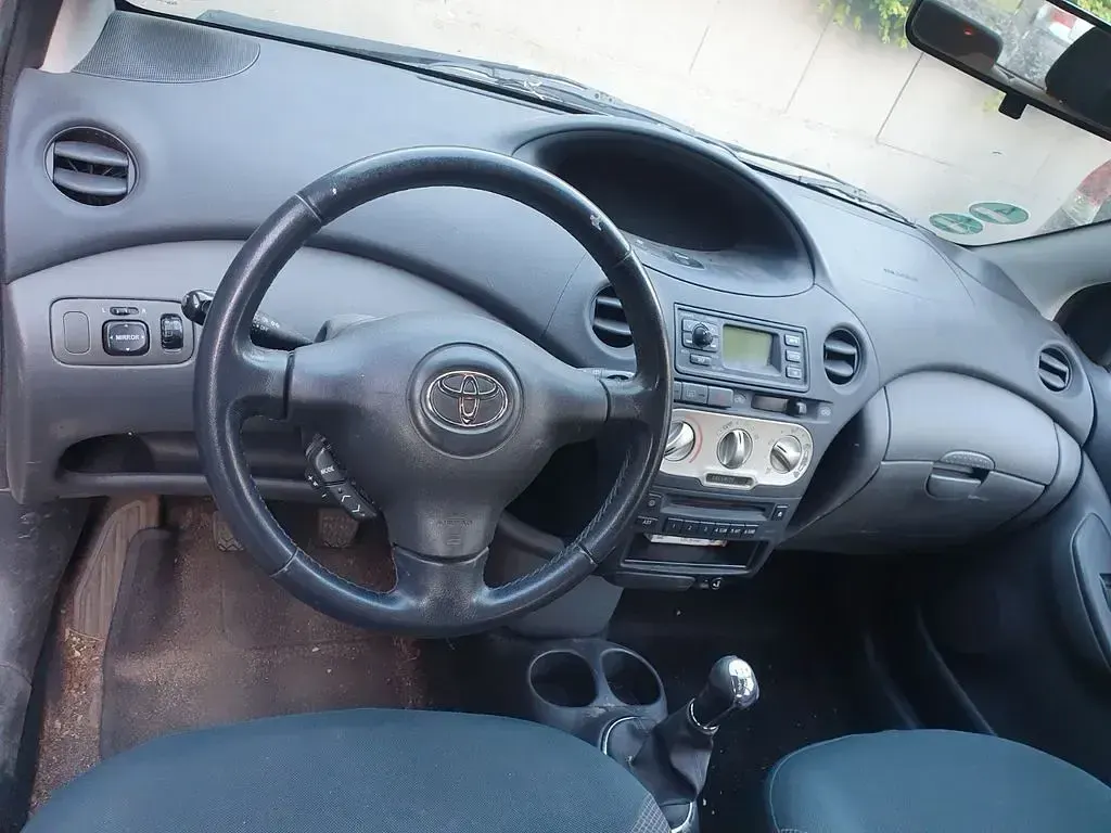 Gebraucht Toyota Yaris 65 PS (47 kW) 2005 Beige Limousine