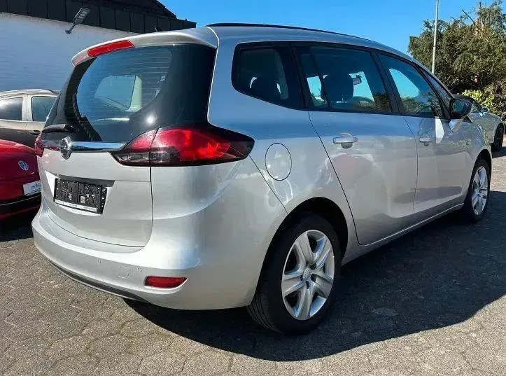 Gebraucht Opel Zafira Tourer Edition 140 PS (102 kW) 2015 Argon silber/ice silver (m2) Van / Kleinbus