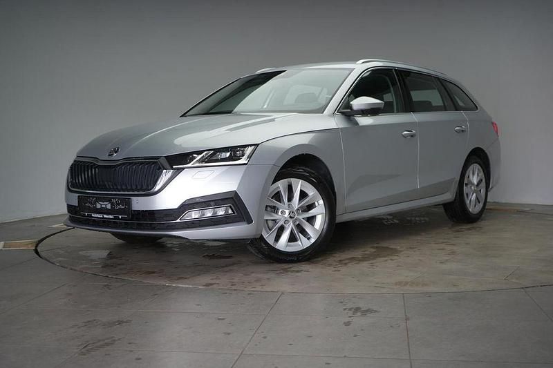 Usata Skoda Octavia Style 150 CV (110 kW) 2023 Argento Station wagon
