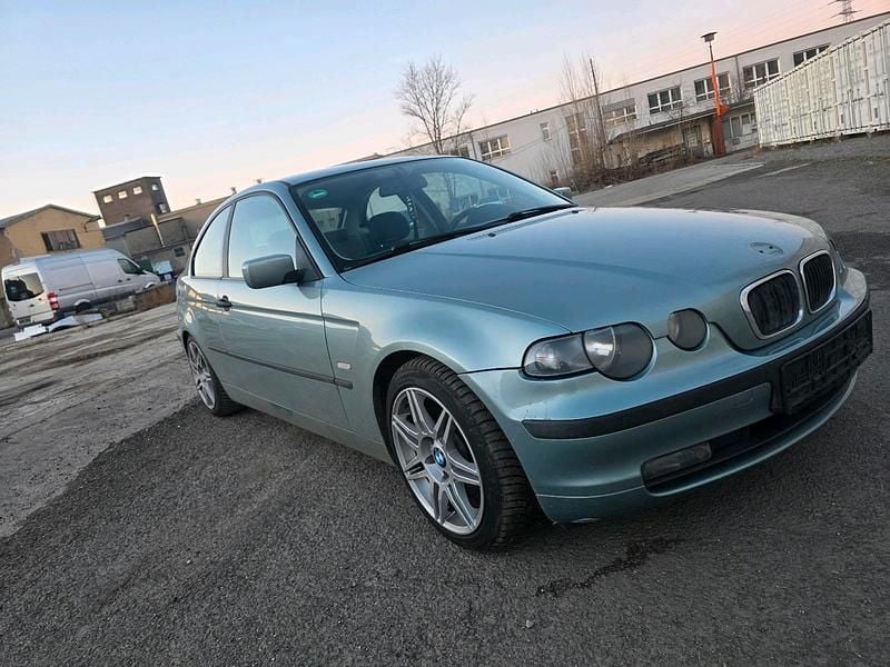 Gebraucht BMW 318 143 PS (105 kW) 2002 Silber Coupé