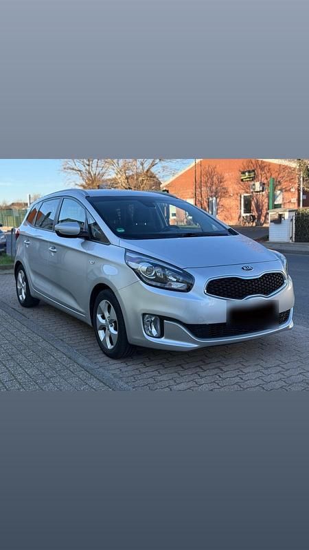 Gebraucht Kia Carens 136 PS (100 kW) 2015 Silber Van / Kleinbus
