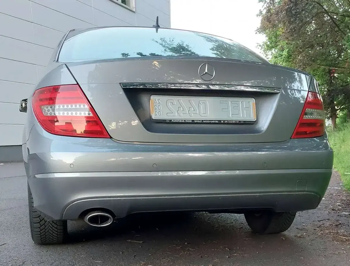 Gebraucht Mercedes C220 Elegance 170 PS (125 kW) 2013 Silber Limousine