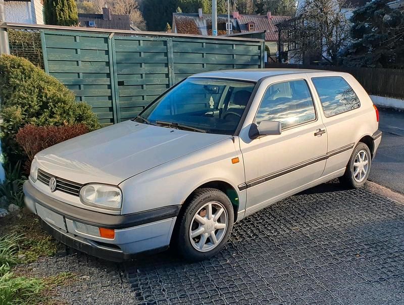 Gebraucht VW Golf III 75 PS (55 kW) 1995 Silber Limousine