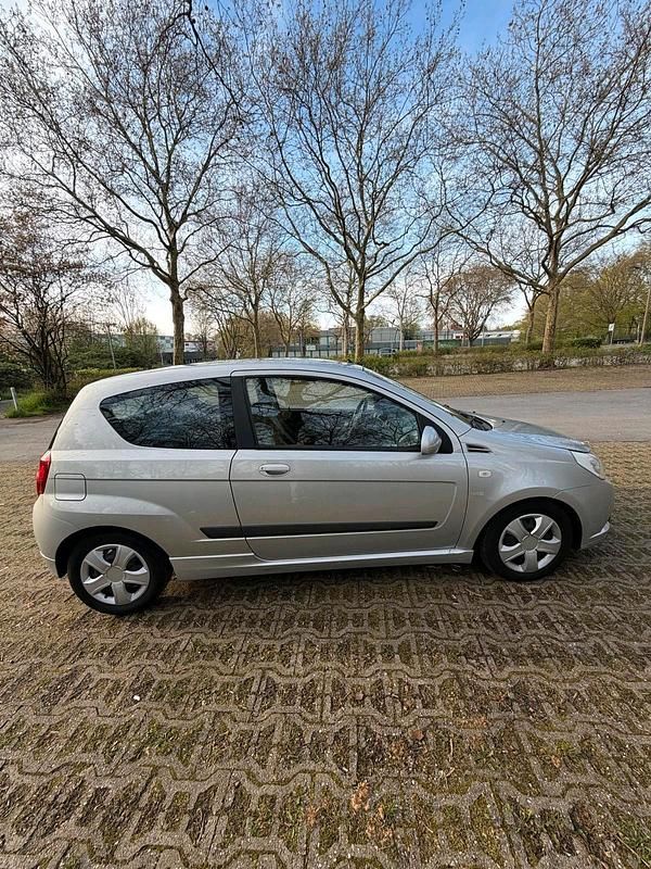 Gebraucht Chevrolet Aveo 84 PS (61 kW) 2009 Silber Kleinwagen