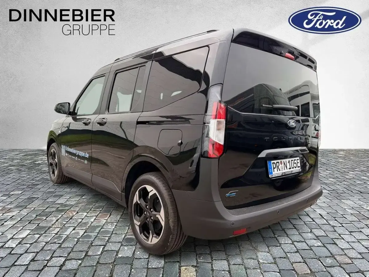 Neu Ford Tourneo Courier Titanium 100 kW (136 PS) 2025 Schwarz (metallic) Van / Kleinbus