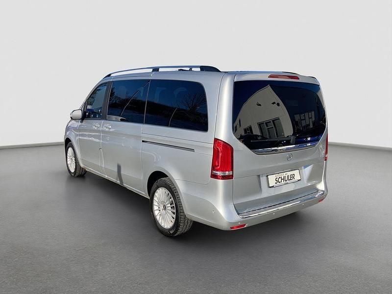 Gebraucht Mercedes V220 Edition 163 PS (119 kW) 2018 Silber (brillantsilber metallic) Van / Kleinbus