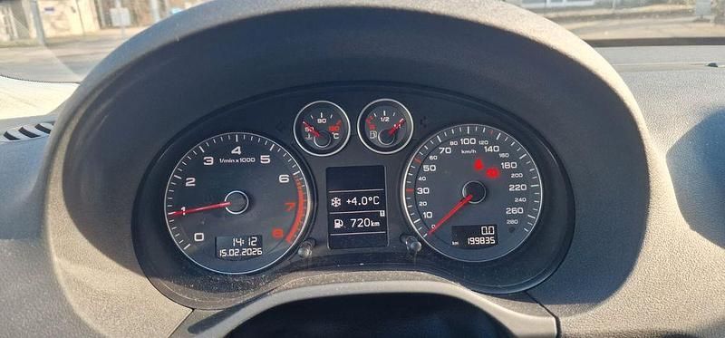 Gebraucht Audi A3 Ambition 105 PS (77 kW) 2011 Grau Kleinwagen