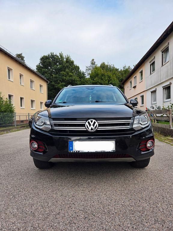 Schwarz Gebraucht 2015 VW Tiguan Cup SUV | 12.700 € (Guter Preis) - Bild 1/4